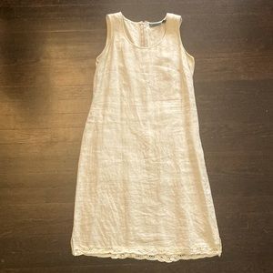Natural linen shift dress with a sweet lace hem and zip back.